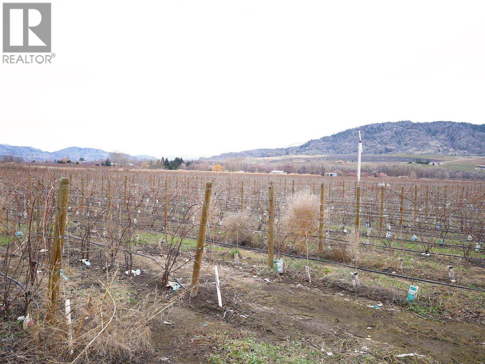  4253 Highway 97 Highway, Oliver