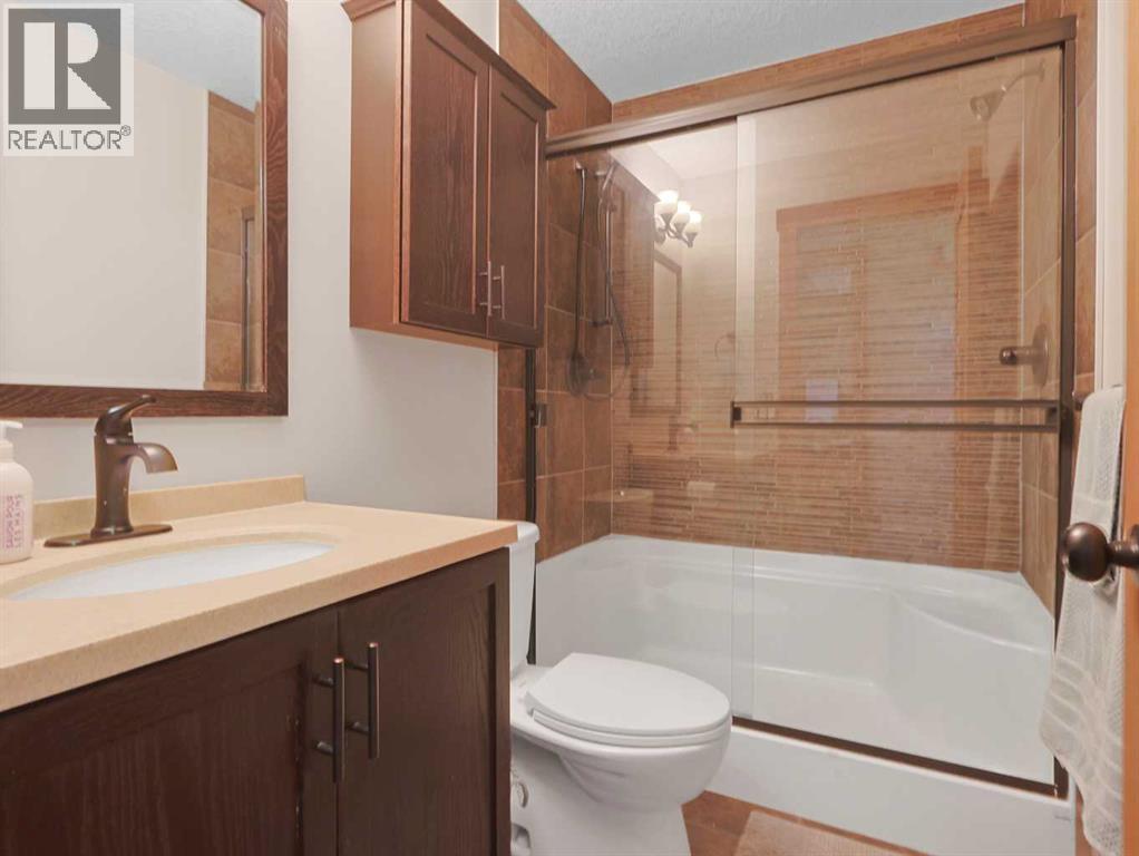 
          256 CottageClub Crescent
            <br/>
            <span>Rural Rocky View County</span>
            , 
            <span>AB</span>
             <span>T4C1B1</span>
         - Photo 14