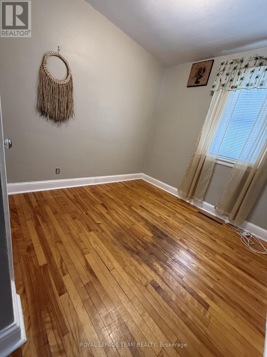 144 OPEONGO ROAD, Renfrew, Ontario
