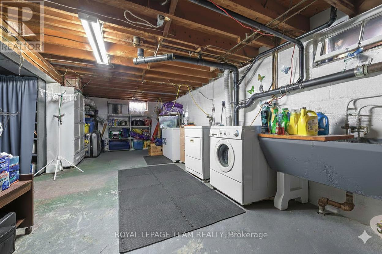 144 OPEONGO ROAD, Renfrew, Ontario