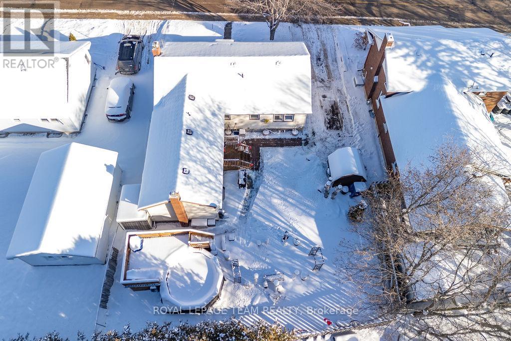 144 OPEONGO ROAD - Photo 3 of 36, Renfrew, Ontario