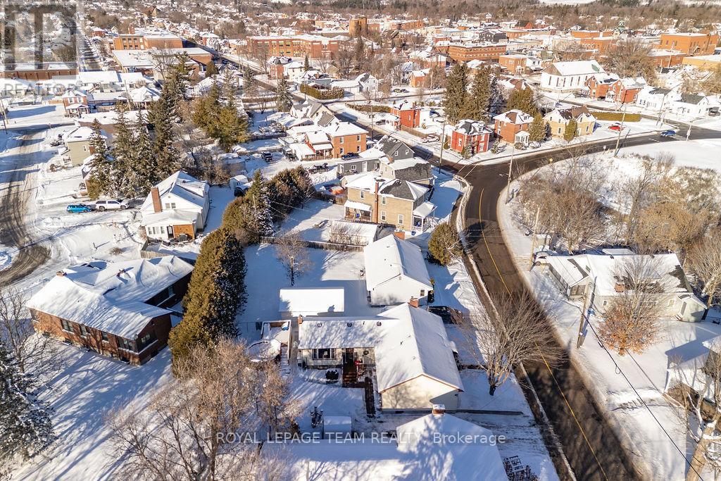 144 OPEONGO ROAD - Photo 4 of 36, Renfrew, Ontario