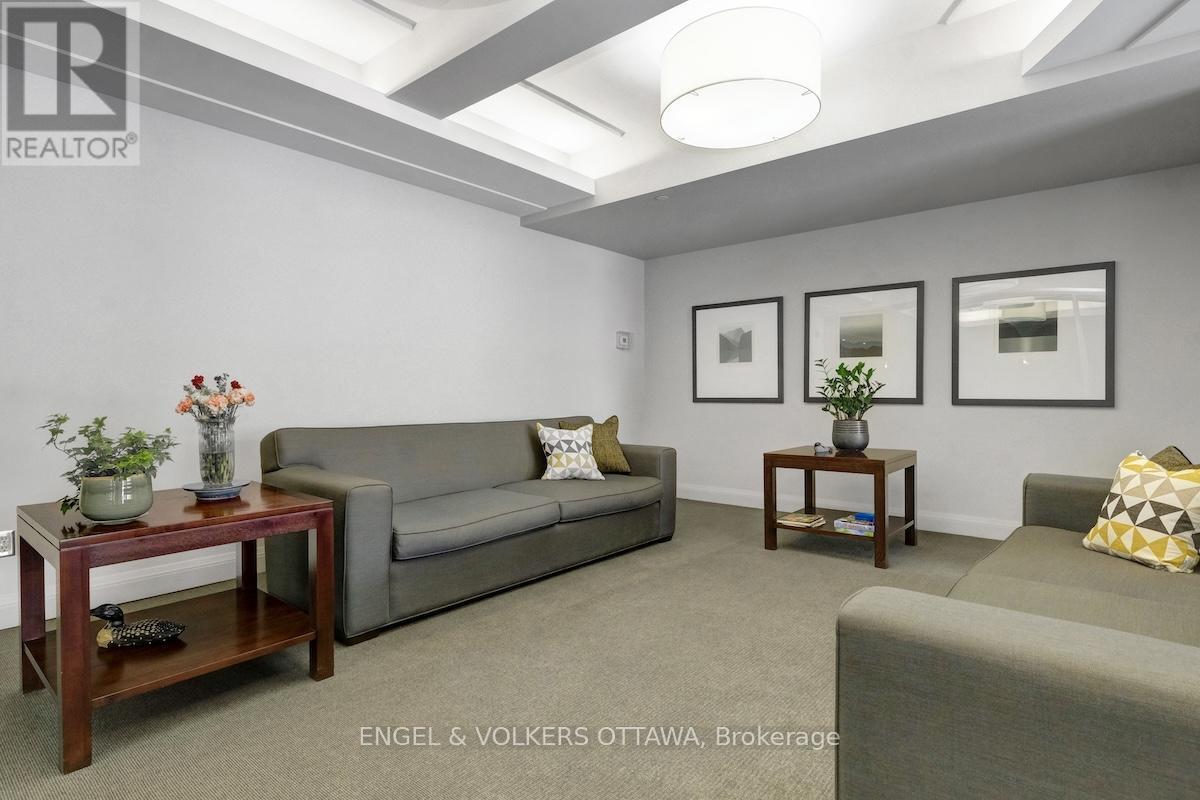 295 MACKAY Unit 204 photo 4