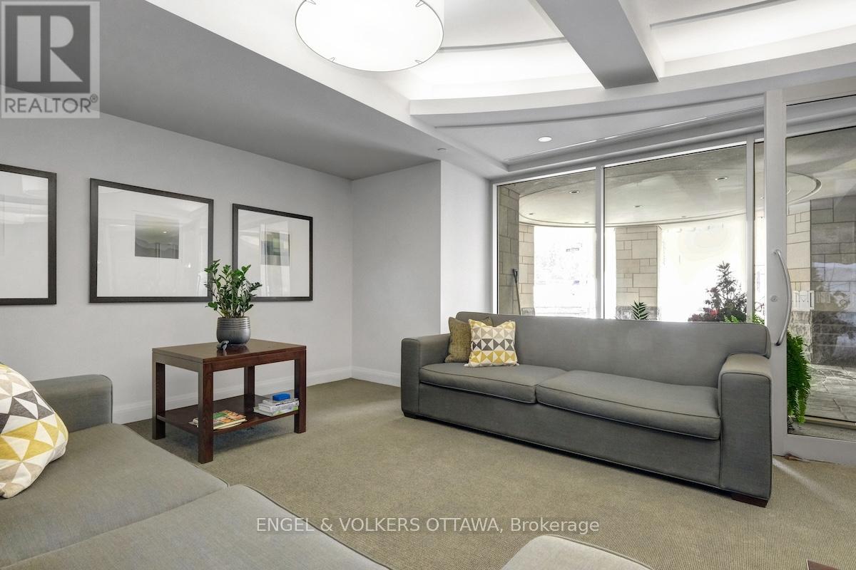 295 MACKAY Unit 204 photo 5