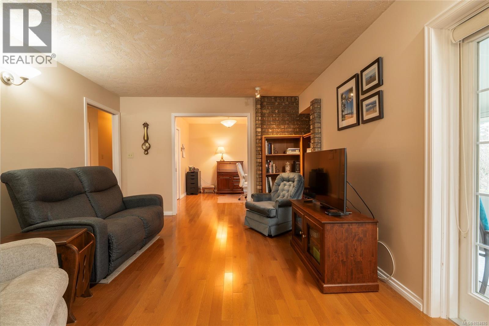  4209 Wakefield Place, Saanich