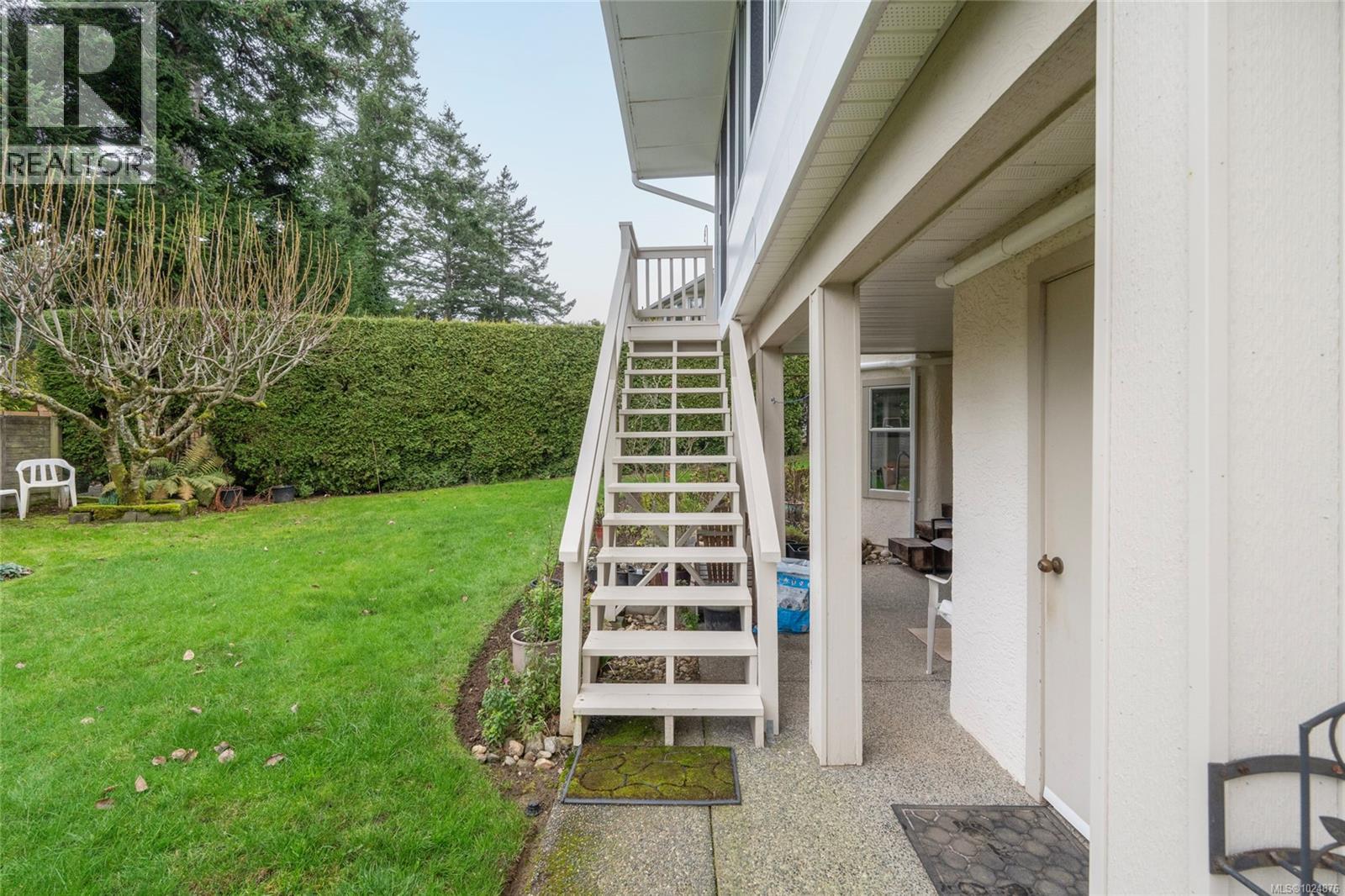  4209 Wakefield Place, Saanich