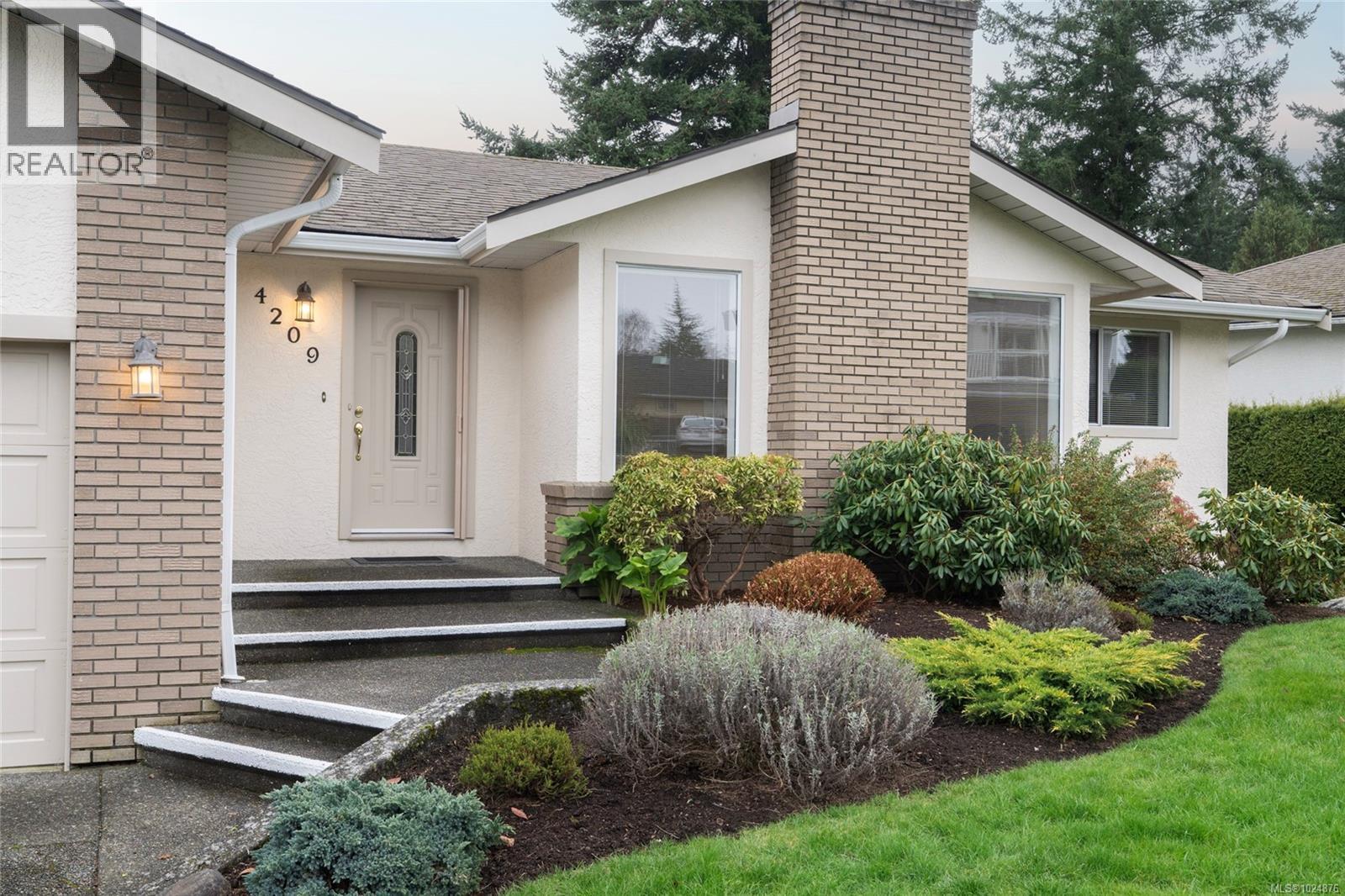  4209 Wakefield Place, Saanich