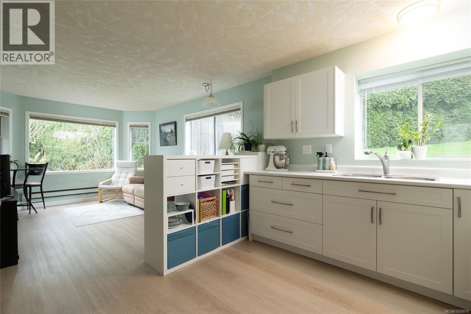  4209 Wakefield Place, Saanich