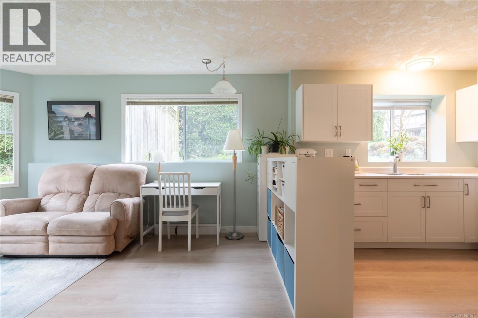  4209 Wakefield Place, Saanich