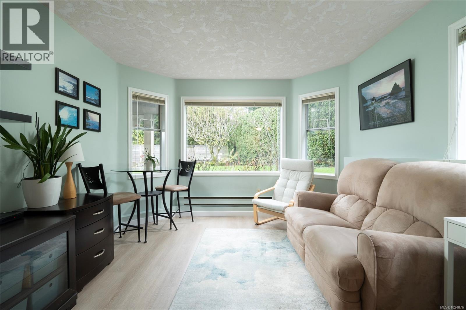  4209 Wakefield Place, Saanich