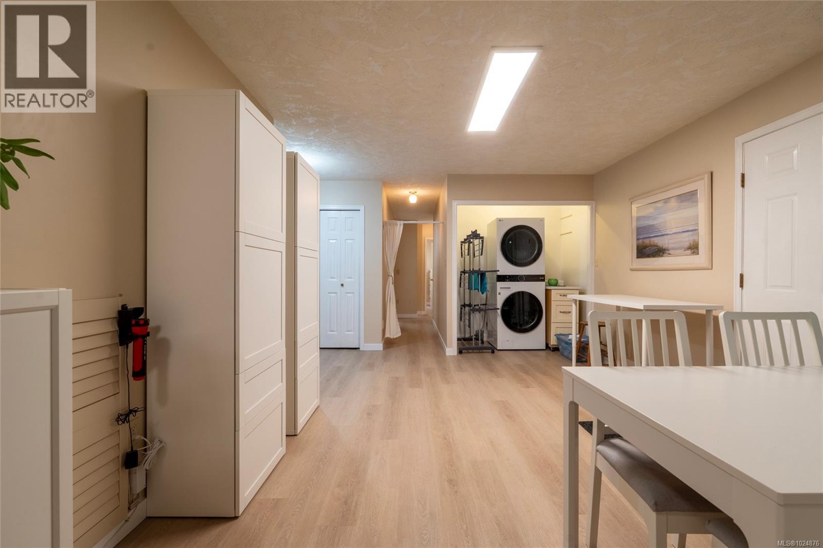  4209 Wakefield Place, Saanich