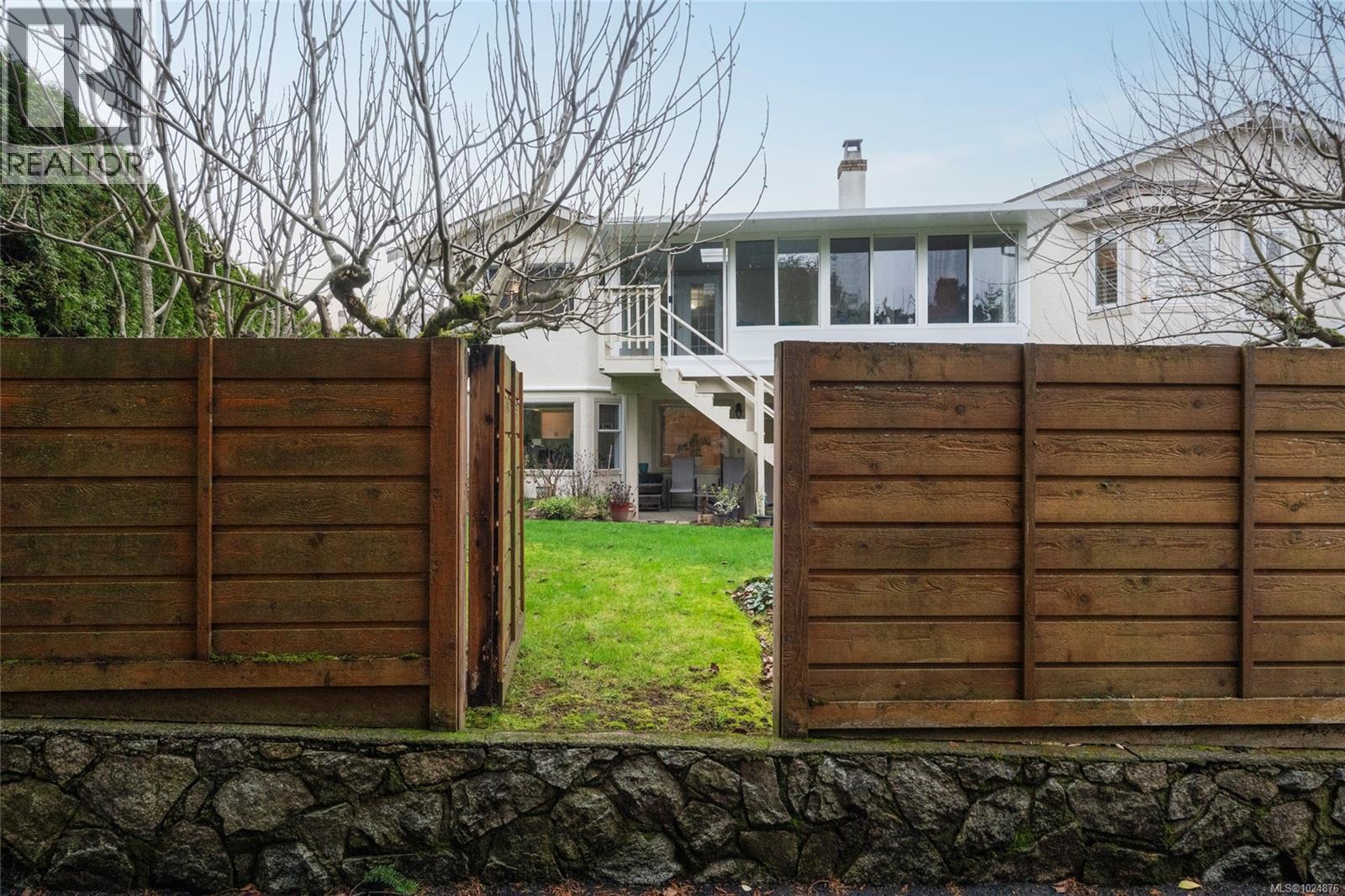  4209 Wakefield Place, Saanich