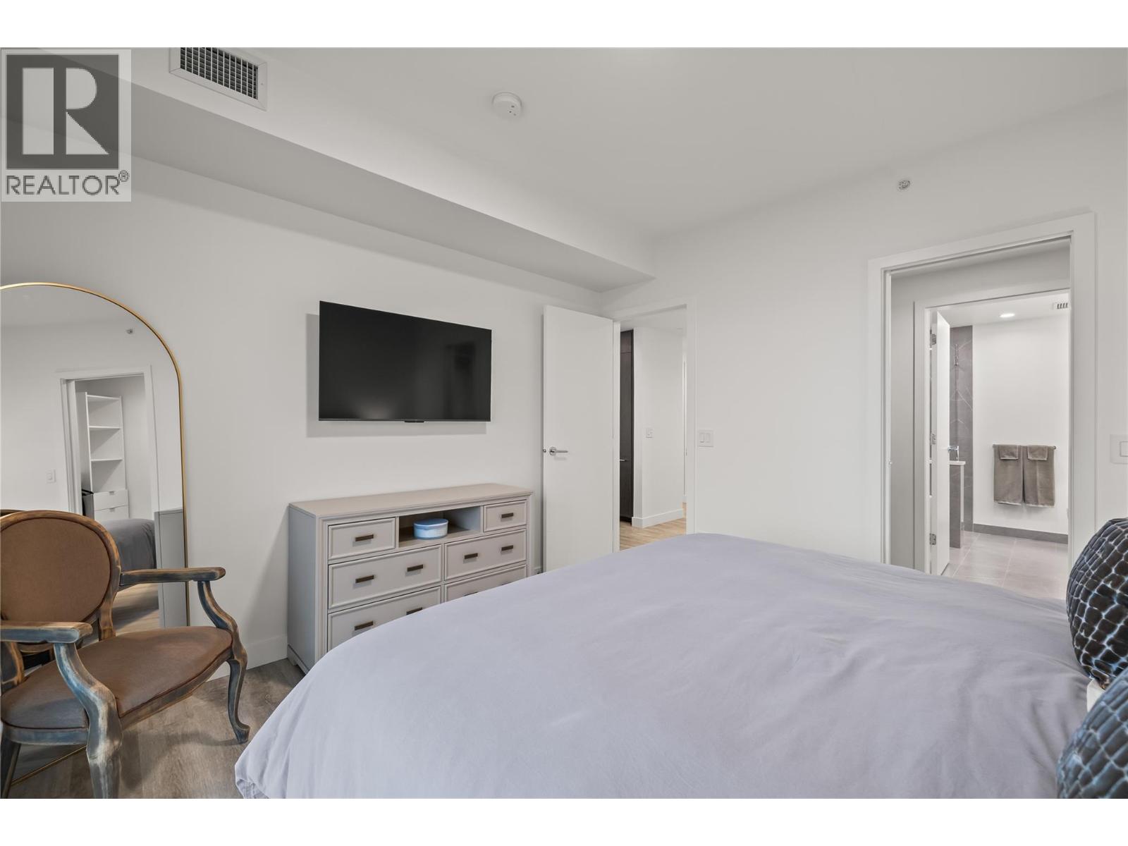 2007 238 Leon Avenue, Kelowna