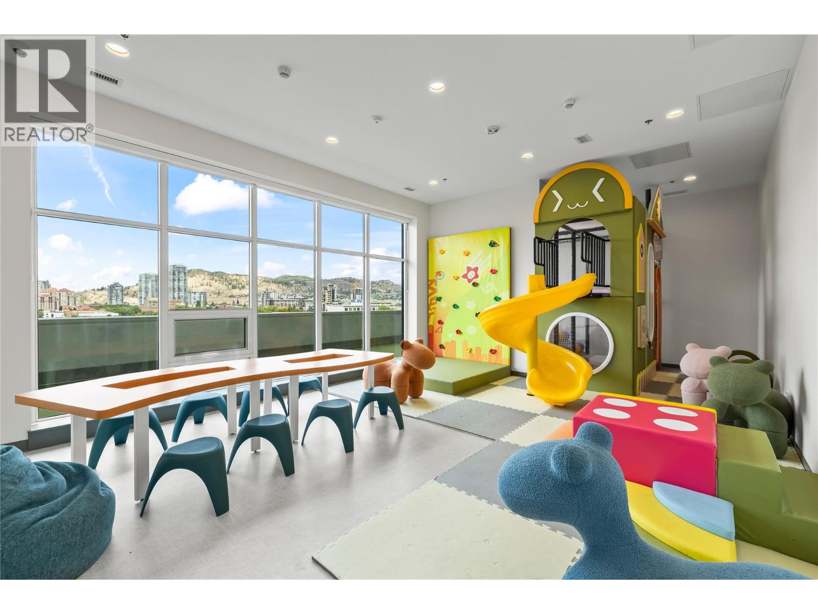 2007 238 Leon Avenue, Kelowna