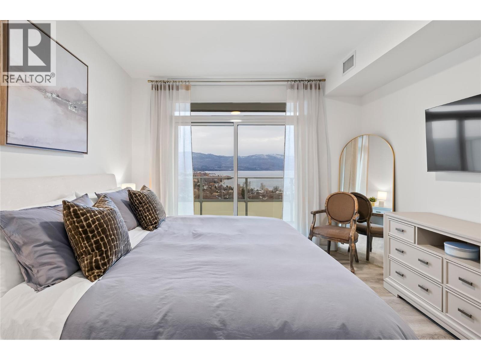 2007 238 Leon Avenue, Kelowna