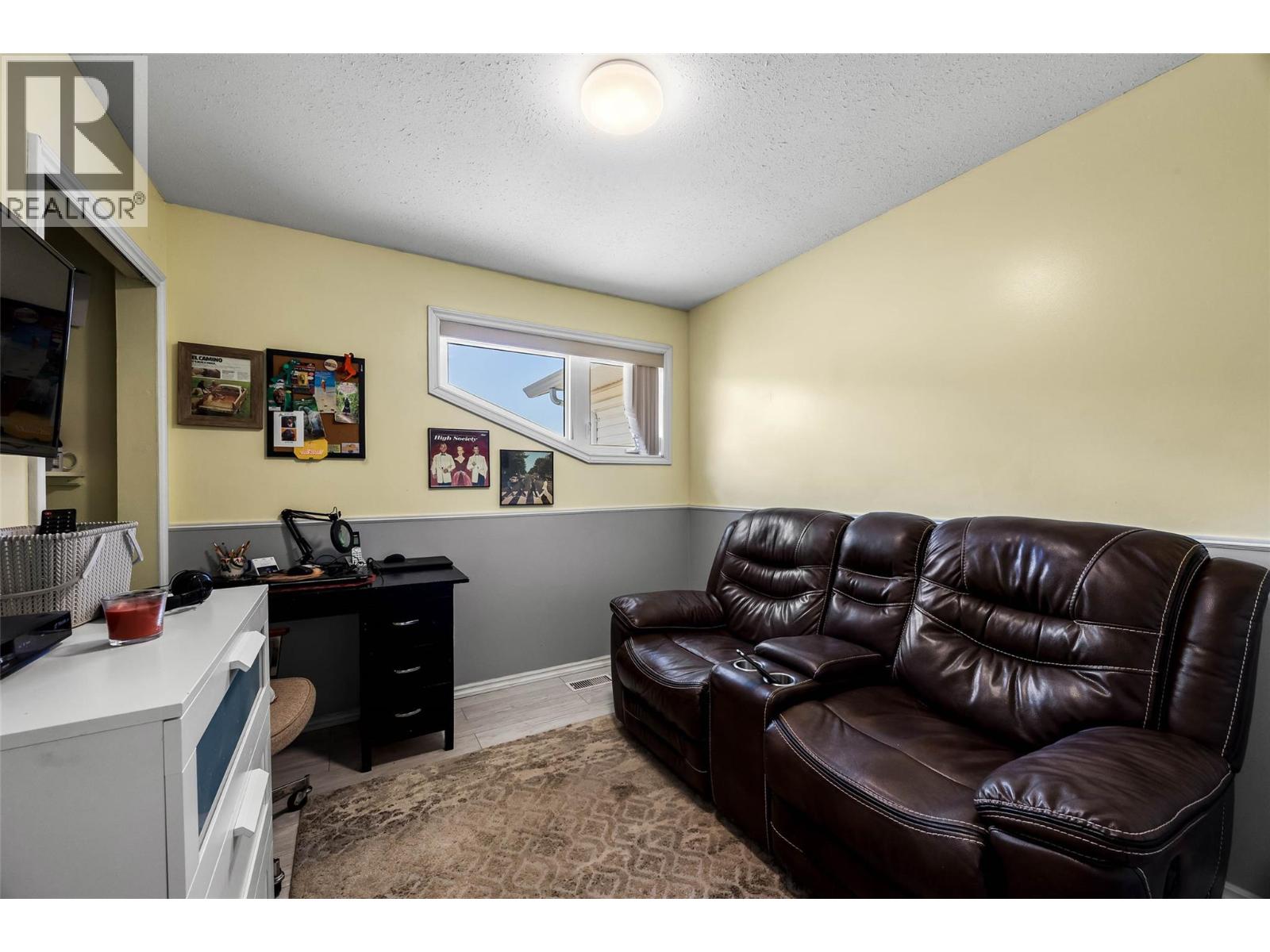 2895 Scott Place - 15