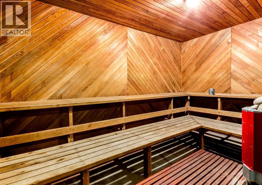 Single Family House for Sale in    Avenue NW Bowness Calgary 