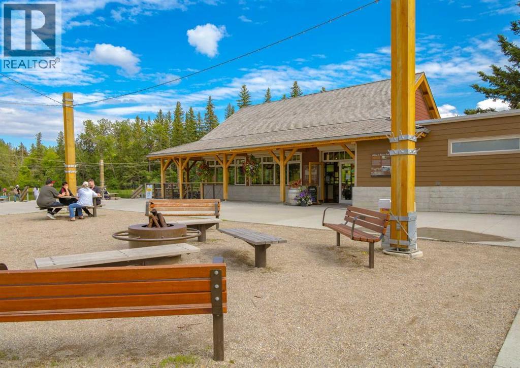 Single Family House for Sale in    Avenue NW Bowness Calgary 