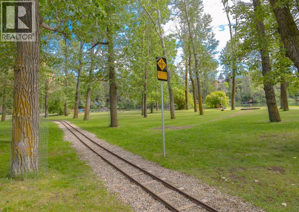 Single Family House for Sale in    Avenue NW Bowness Calgary 