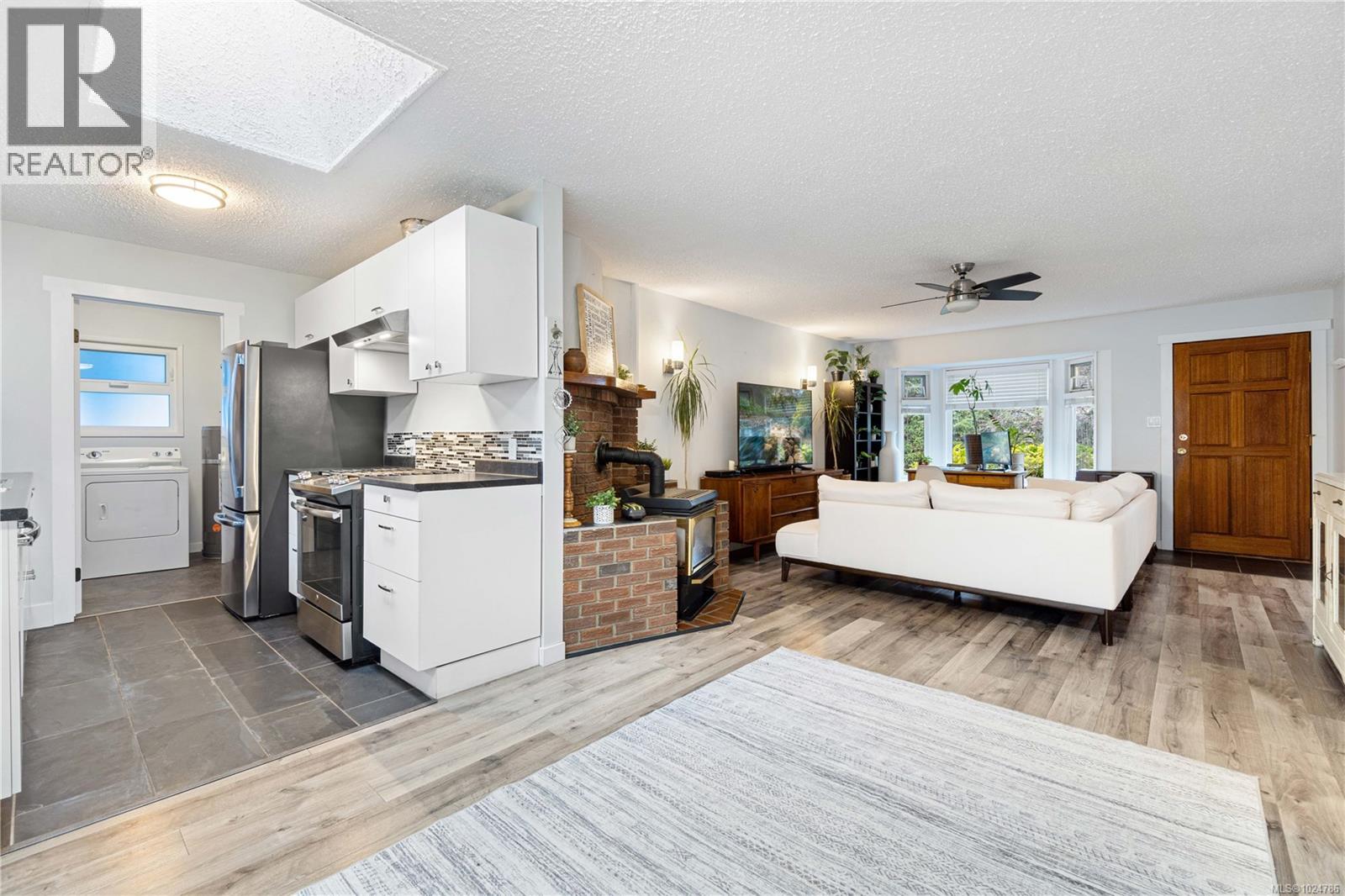 260 Pym St S, Parksville