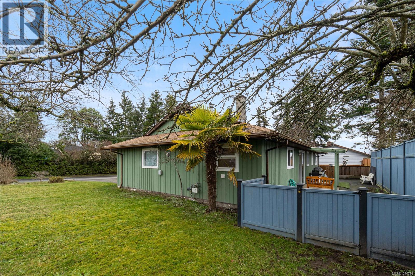 260 Pym St S, Parksville