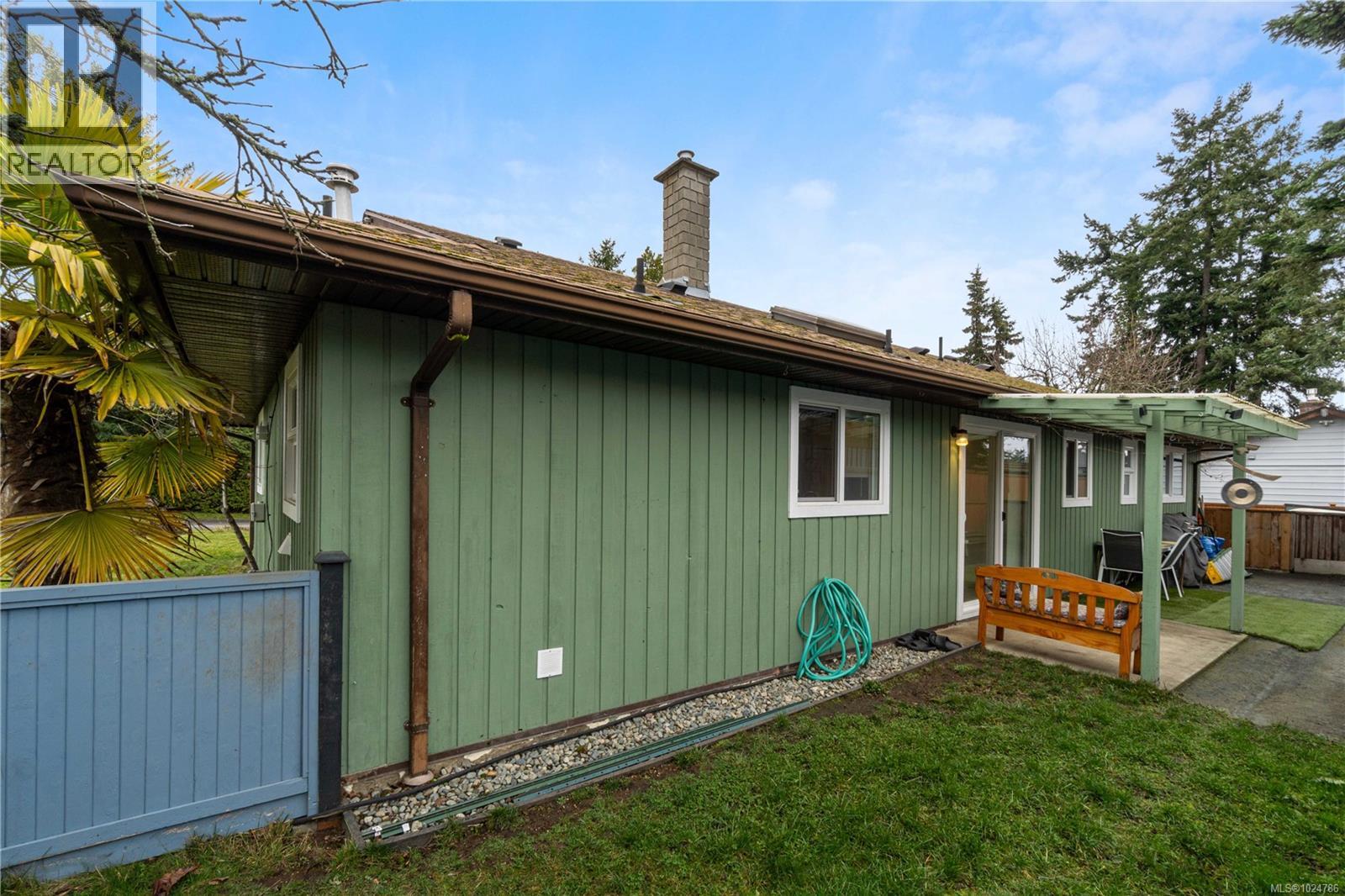 260 Pym St S, Parksville