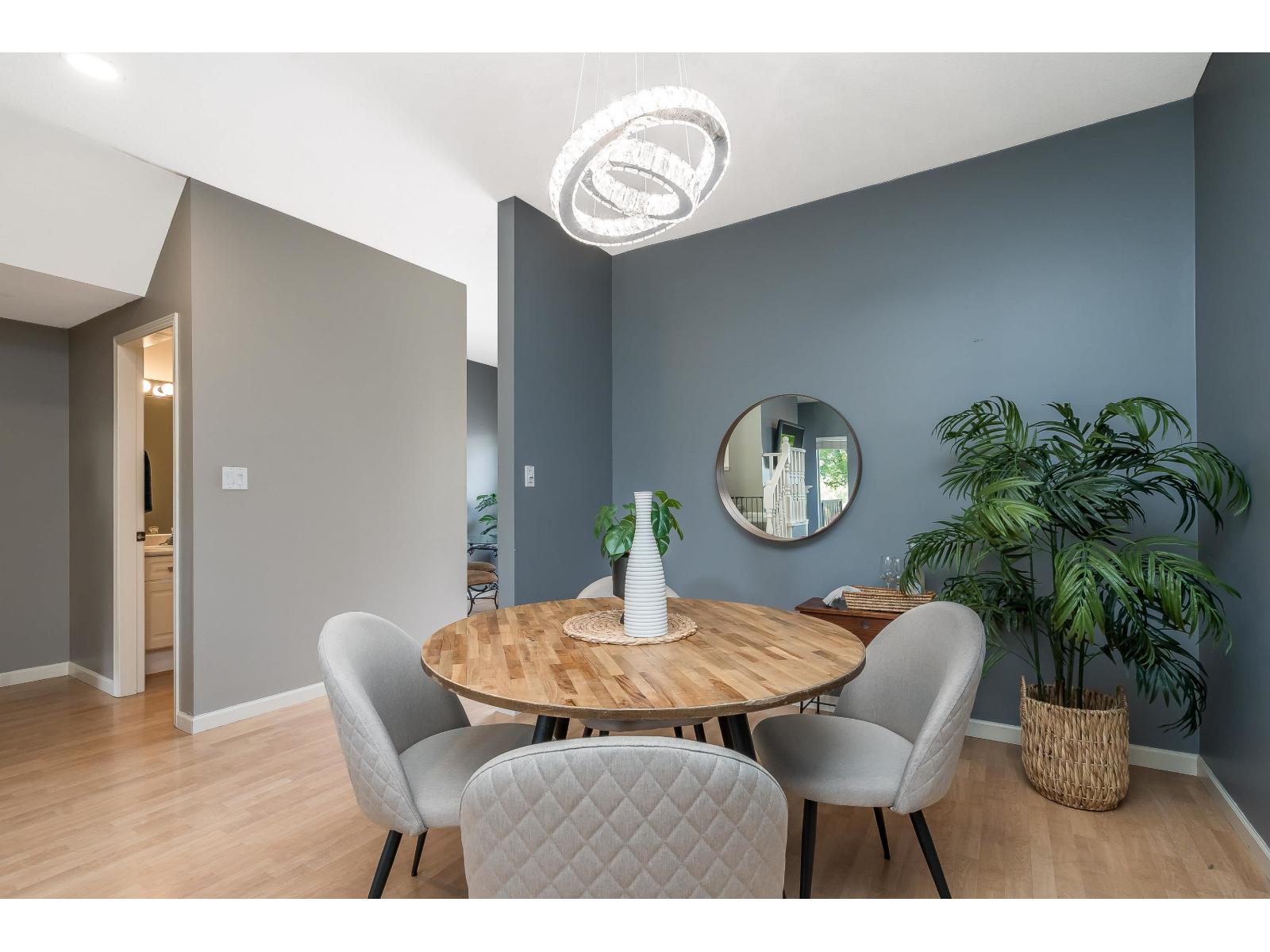 15411 RUSSELL AVENUE, White Rock