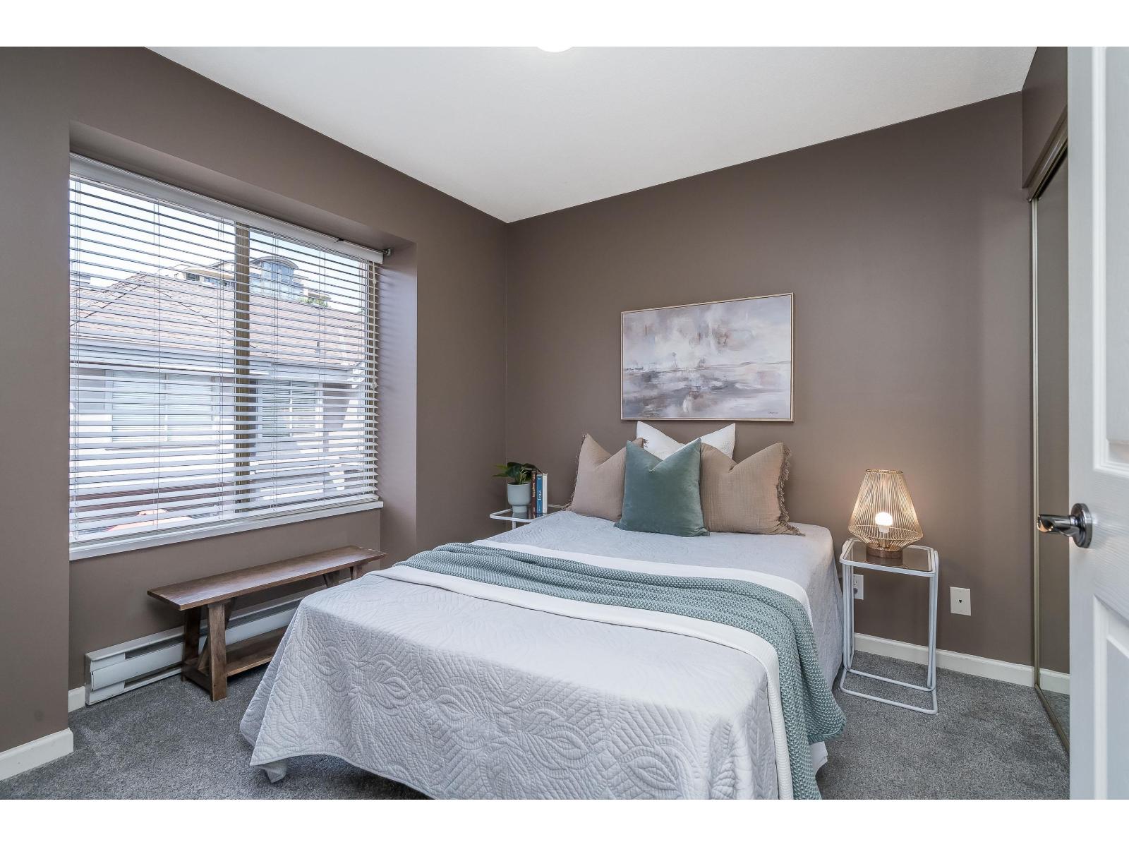 15411 RUSSELL AVENUE, White Rock