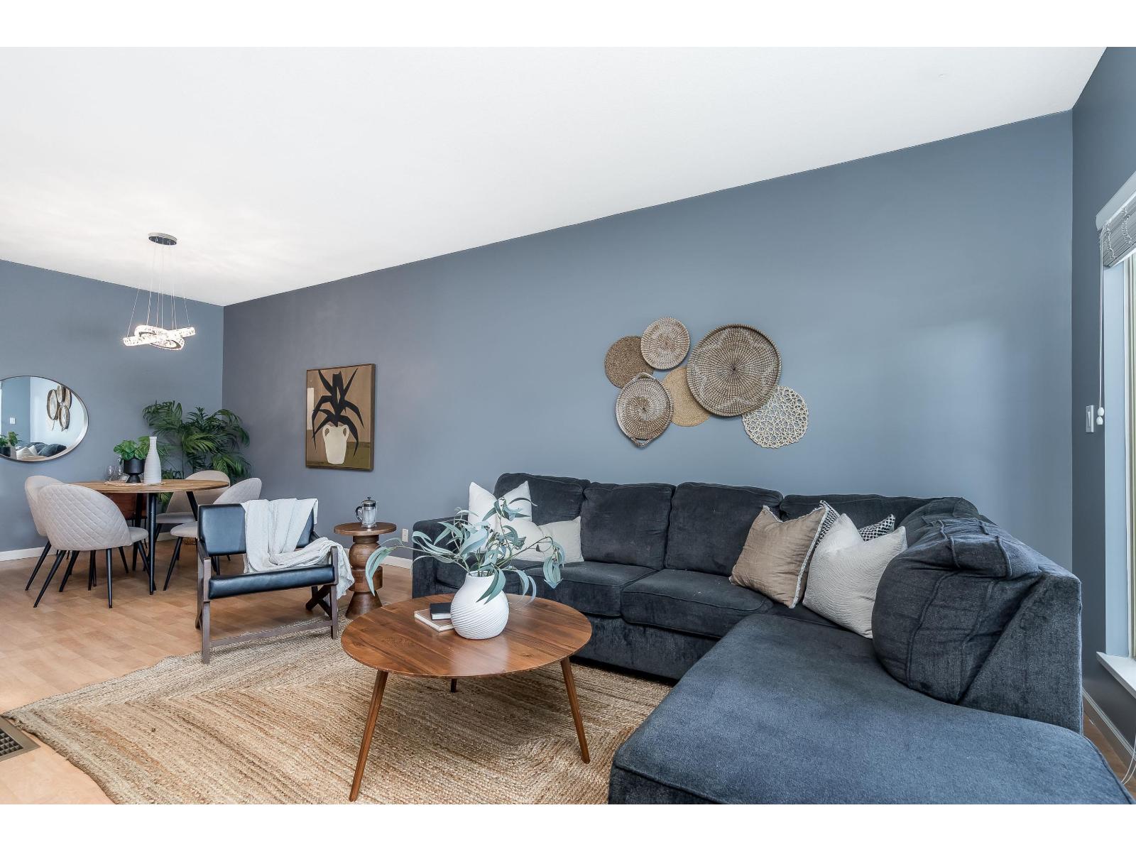 15411 RUSSELL AVENUE, White Rock