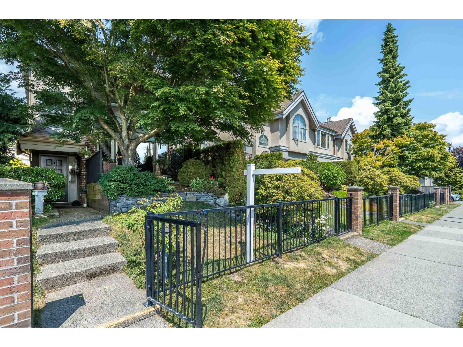 15411 RUSSELL AVENUE, White Rock
