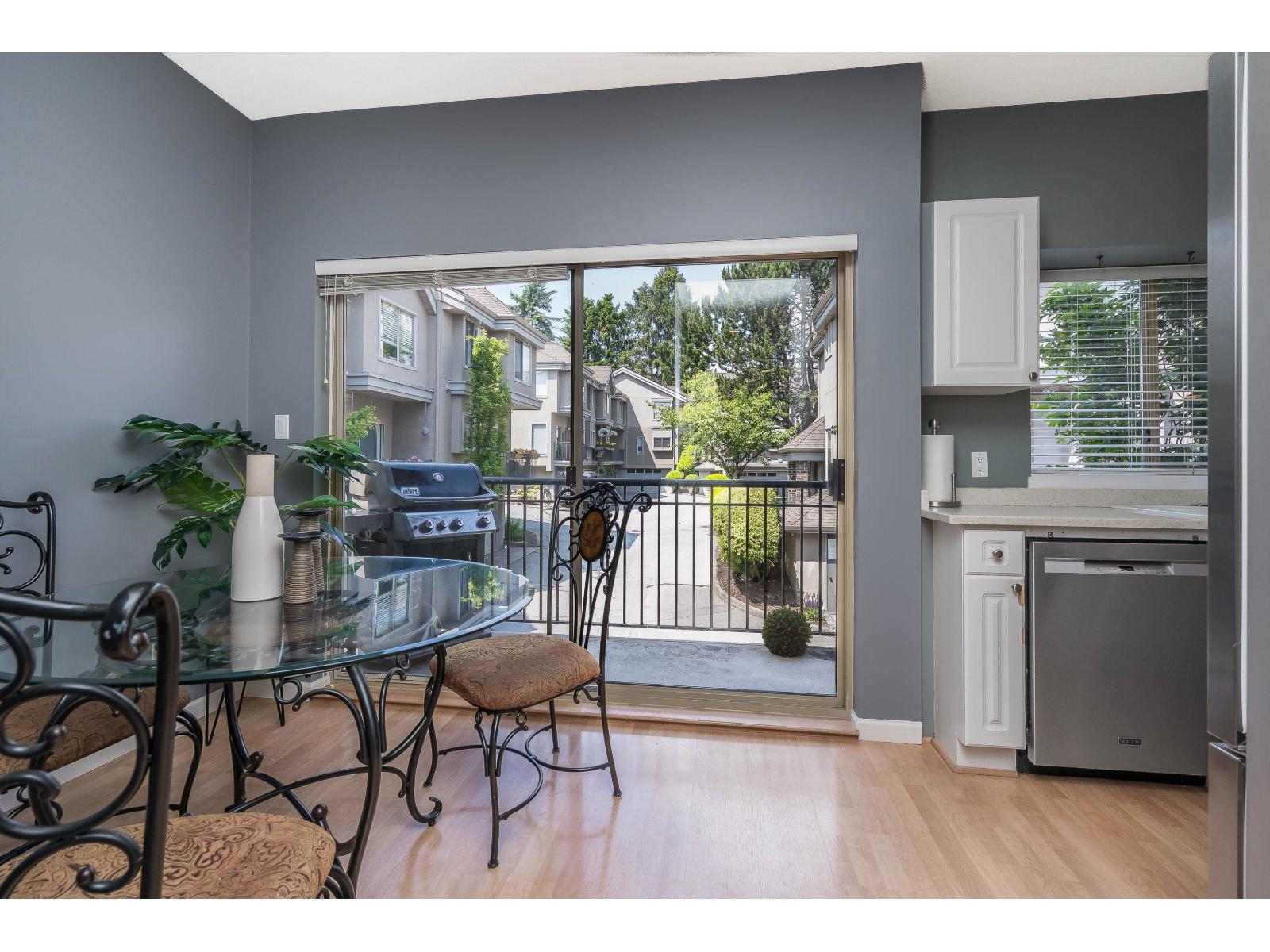 15411 RUSSELL AVENUE, White Rock
