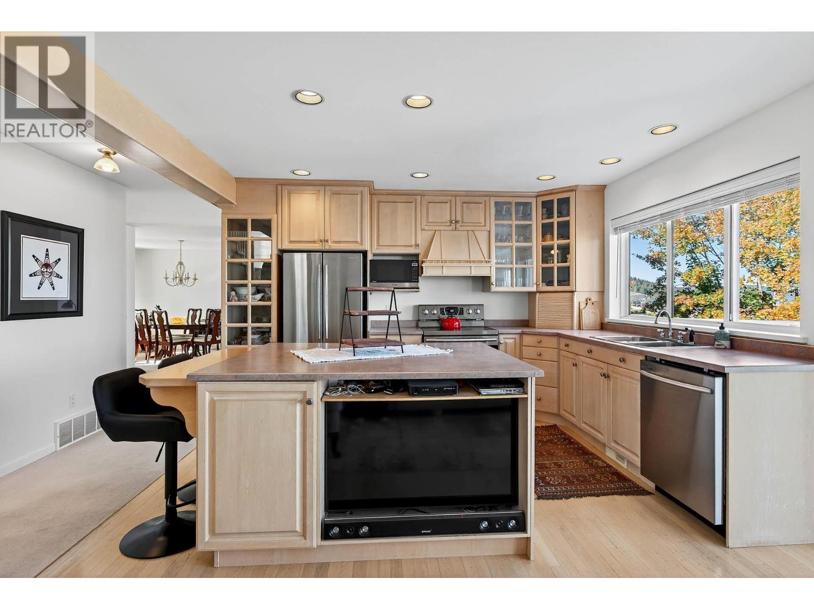 992 Canongate Crescent, Kamloops