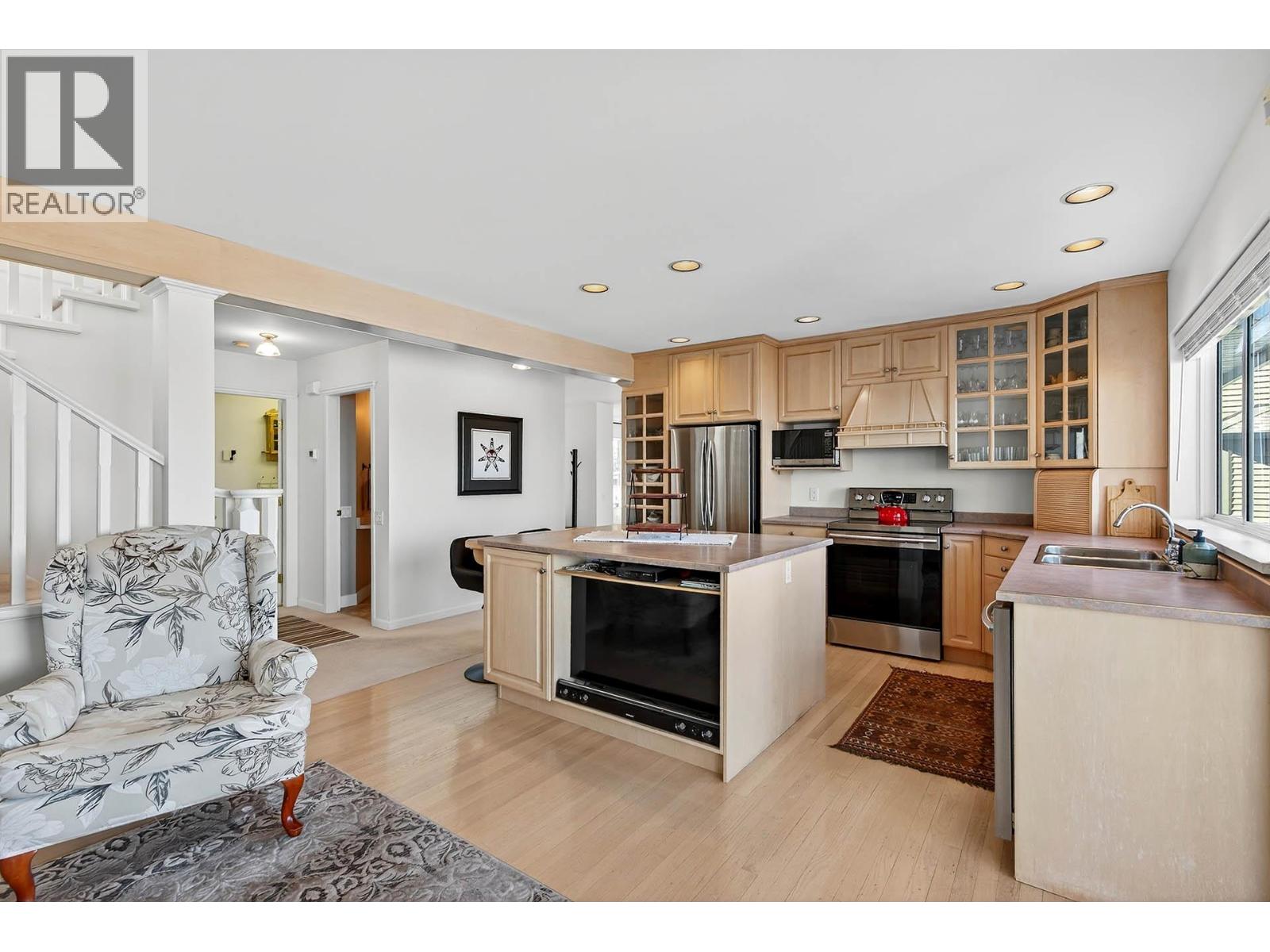 992 Canongate Crescent, Kamloops