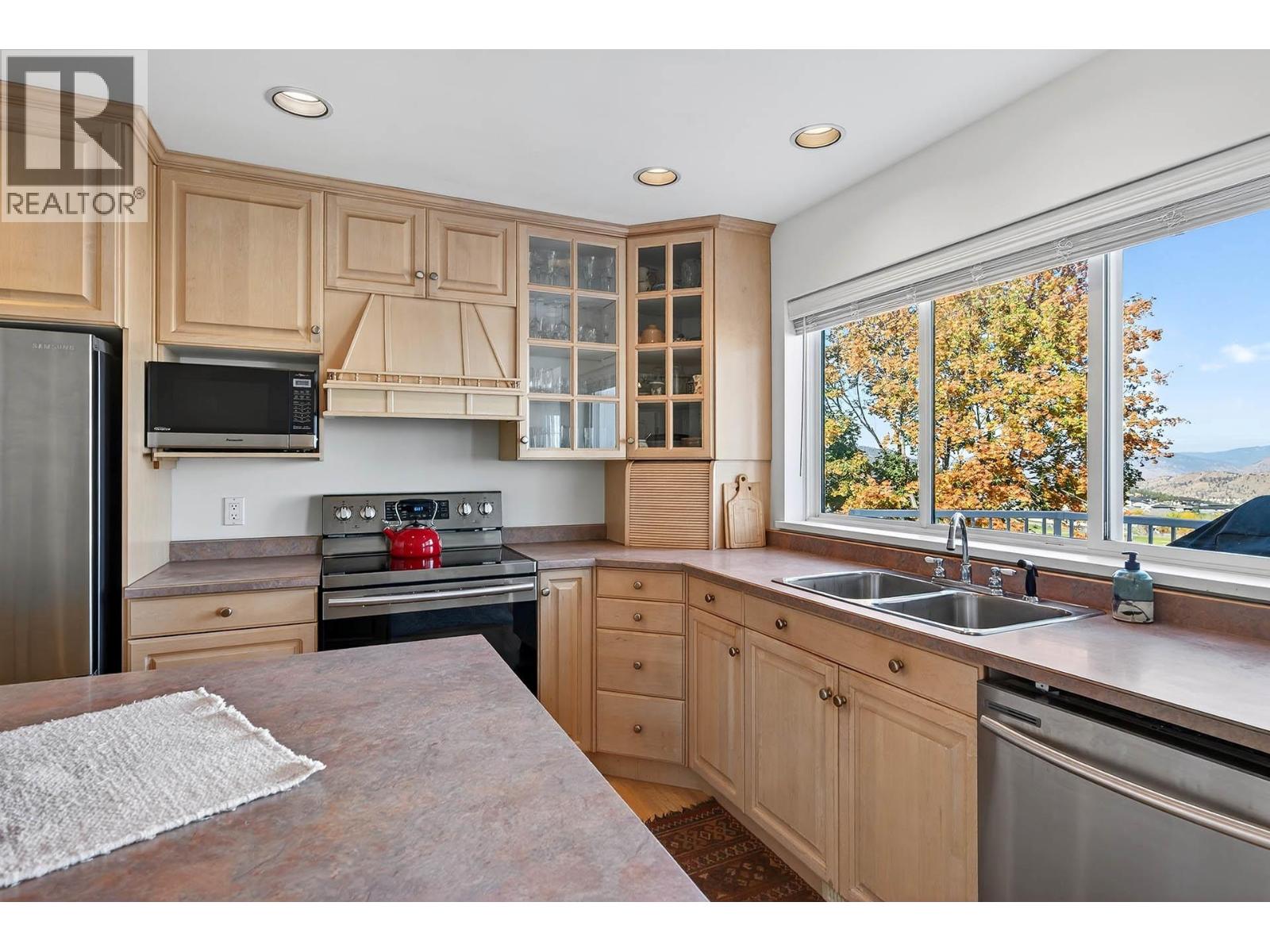 992 Canongate Crescent, Kamloops