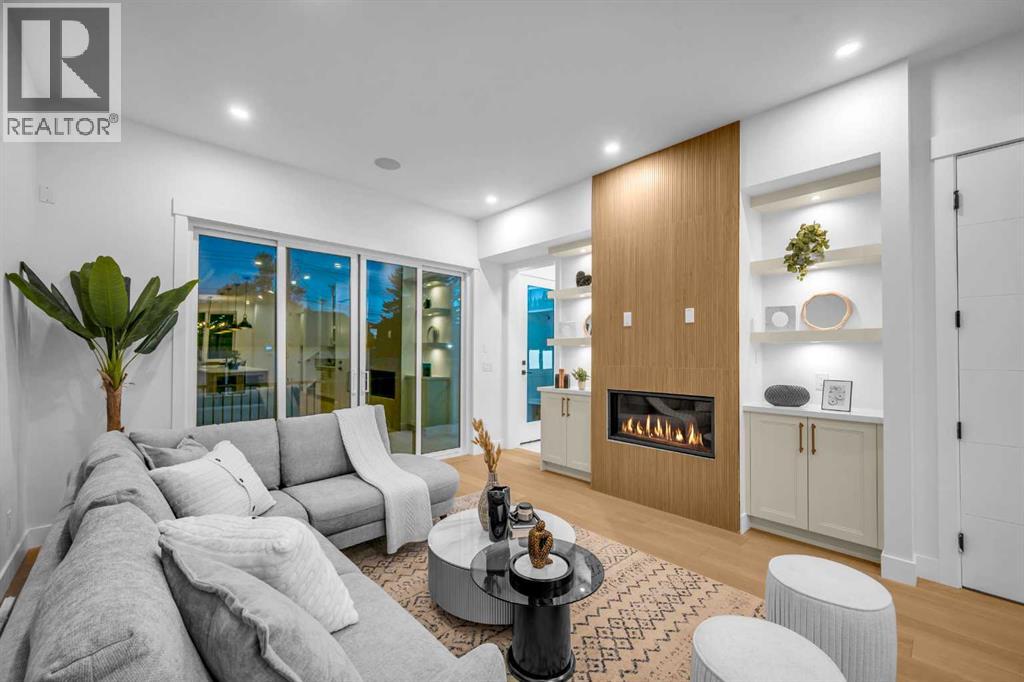 Single Family House for Sale in   Avenue SW North Glenmore Park Calgary 