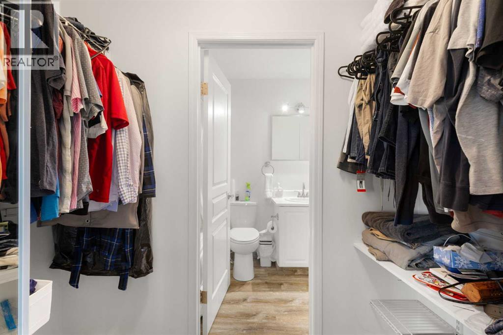 Single Family House Multi-level for Sale in   arbour grove Close NW Arbour Lake Calgary 