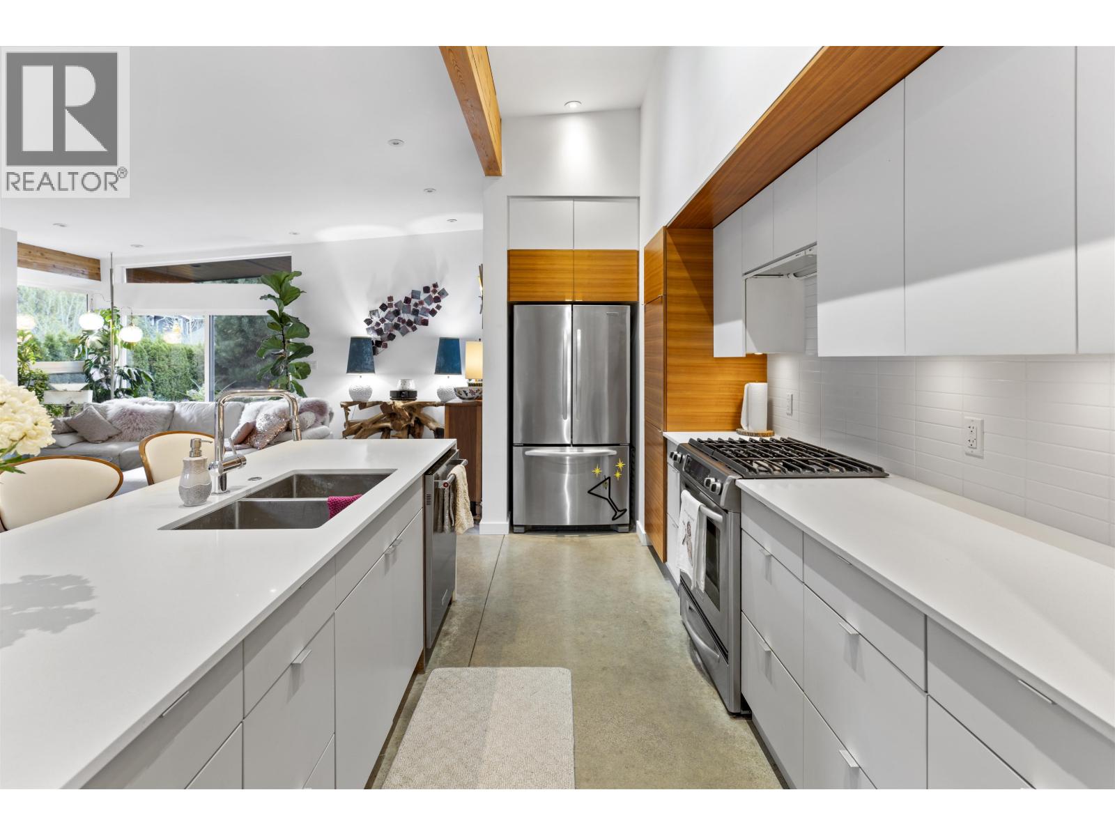 1023 JAY CRESCENT, Squamish