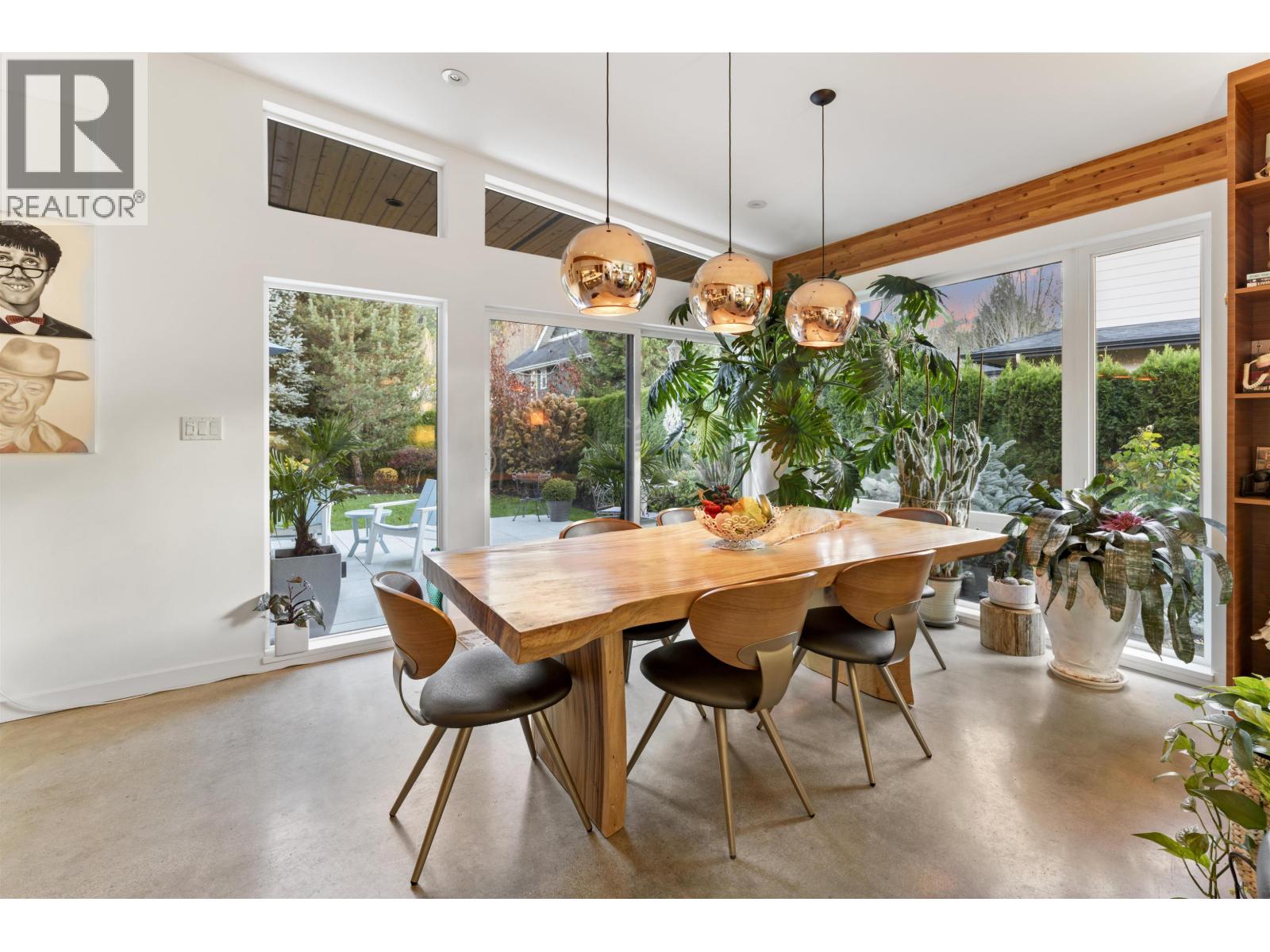 1023 JAY CRESCENT, Squamish