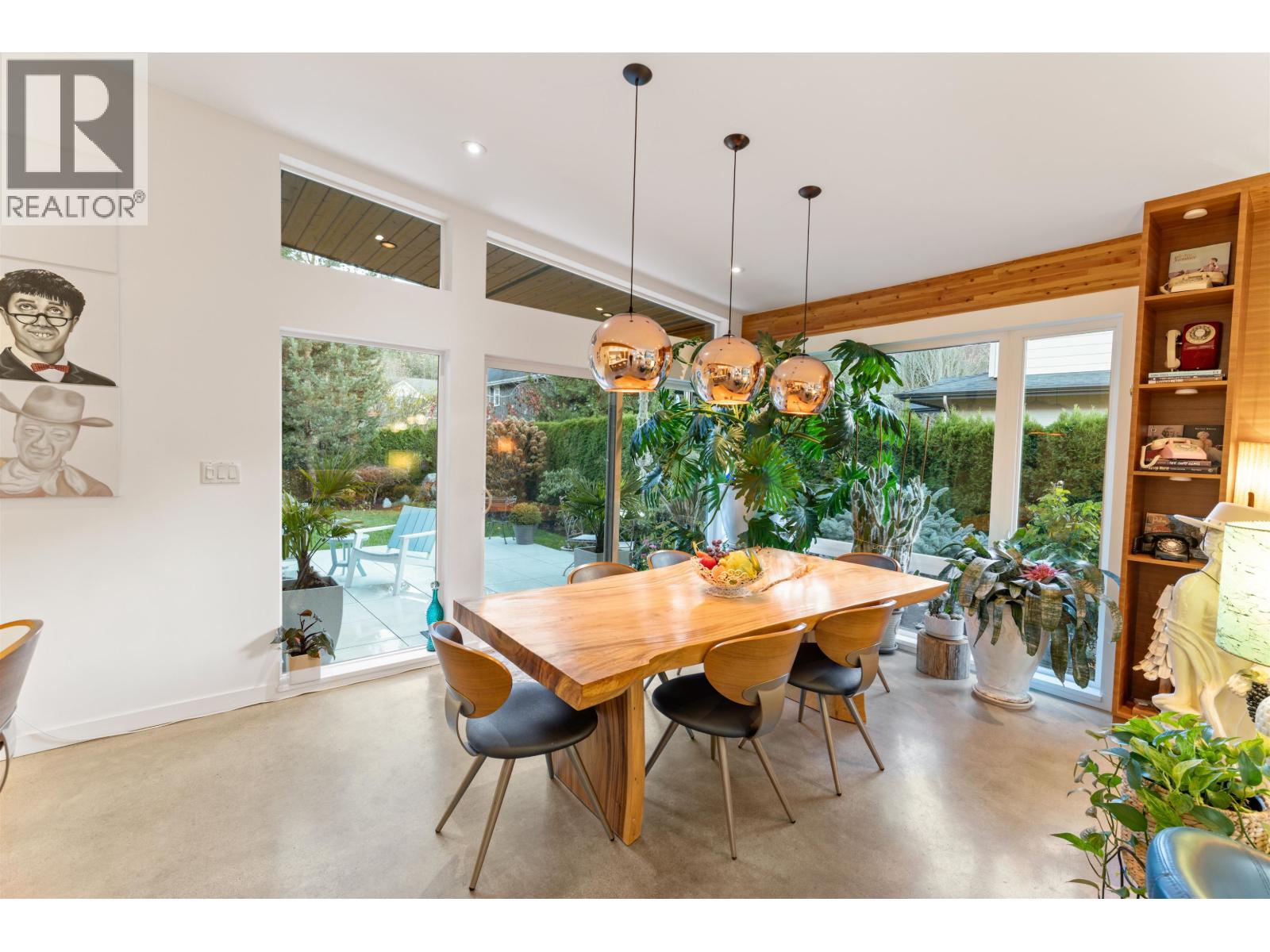 1023 JAY CRESCENT, Squamish