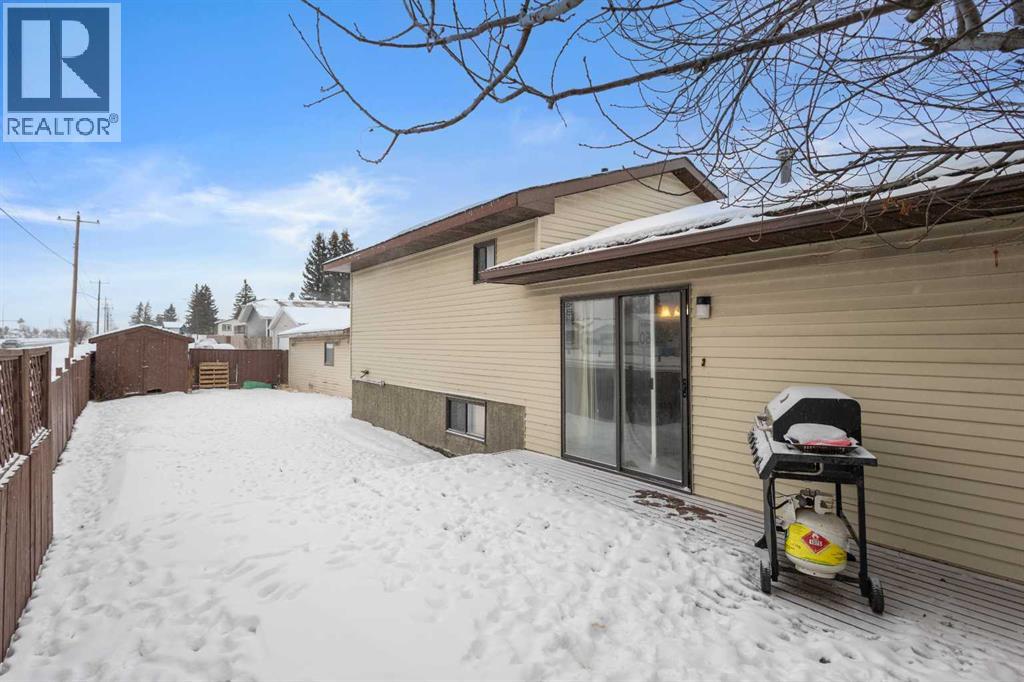 Single Family House 4 Level for Sale in   Street NE Castleridge Calgary 
