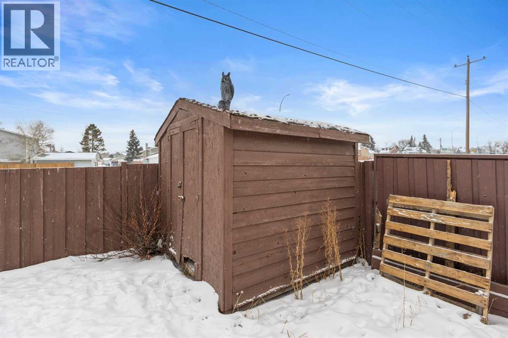 Single Family House 4 Level for Sale in   Street NE Castleridge Calgary 