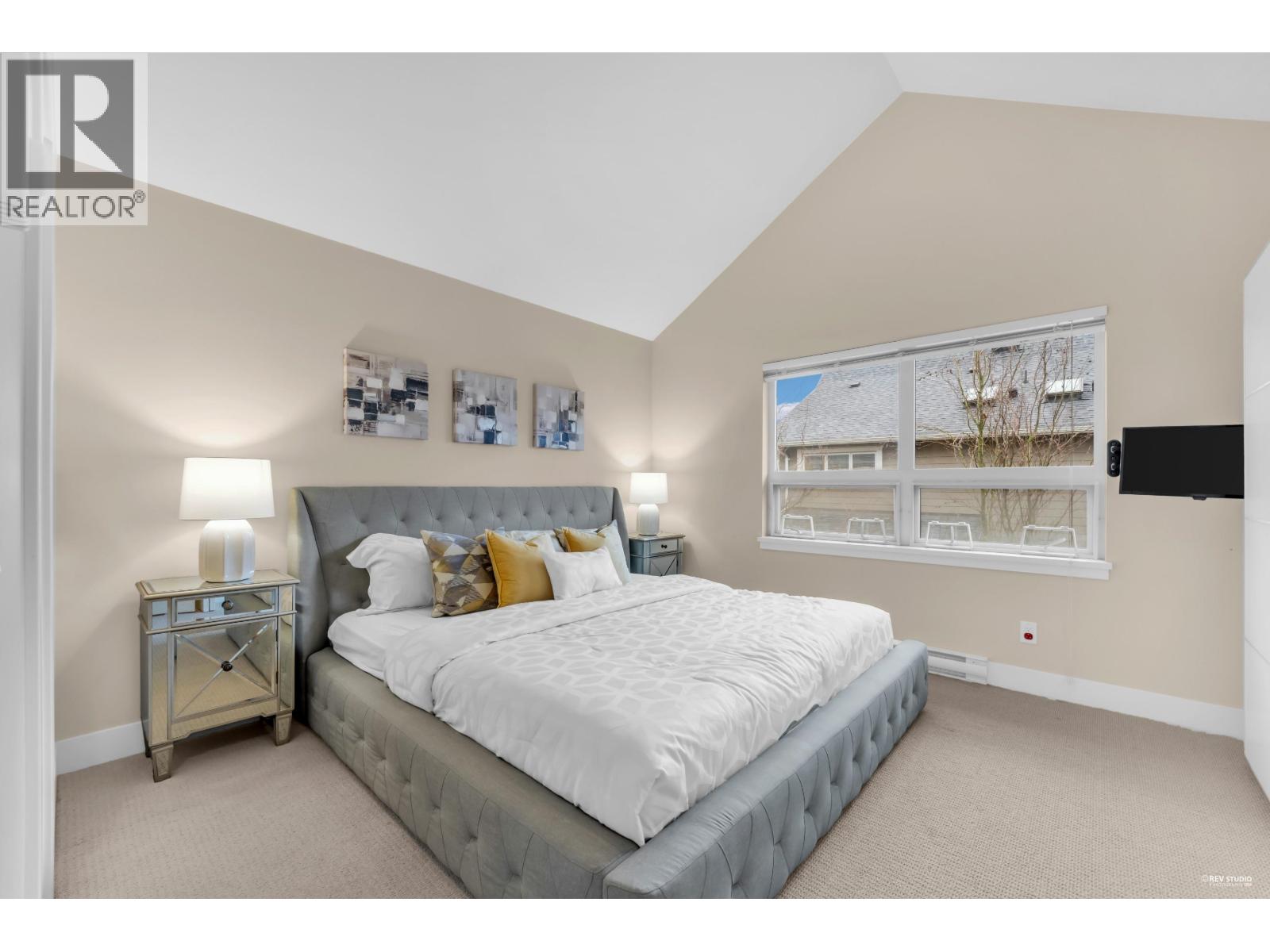 1 258 CAMATA STREET, New Westminster