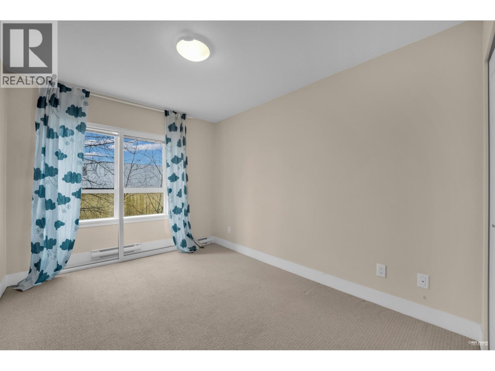 1 258 CAMATA STREET, New Westminster