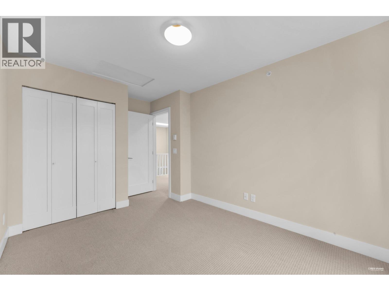 1 258 CAMATA STREET, New Westminster