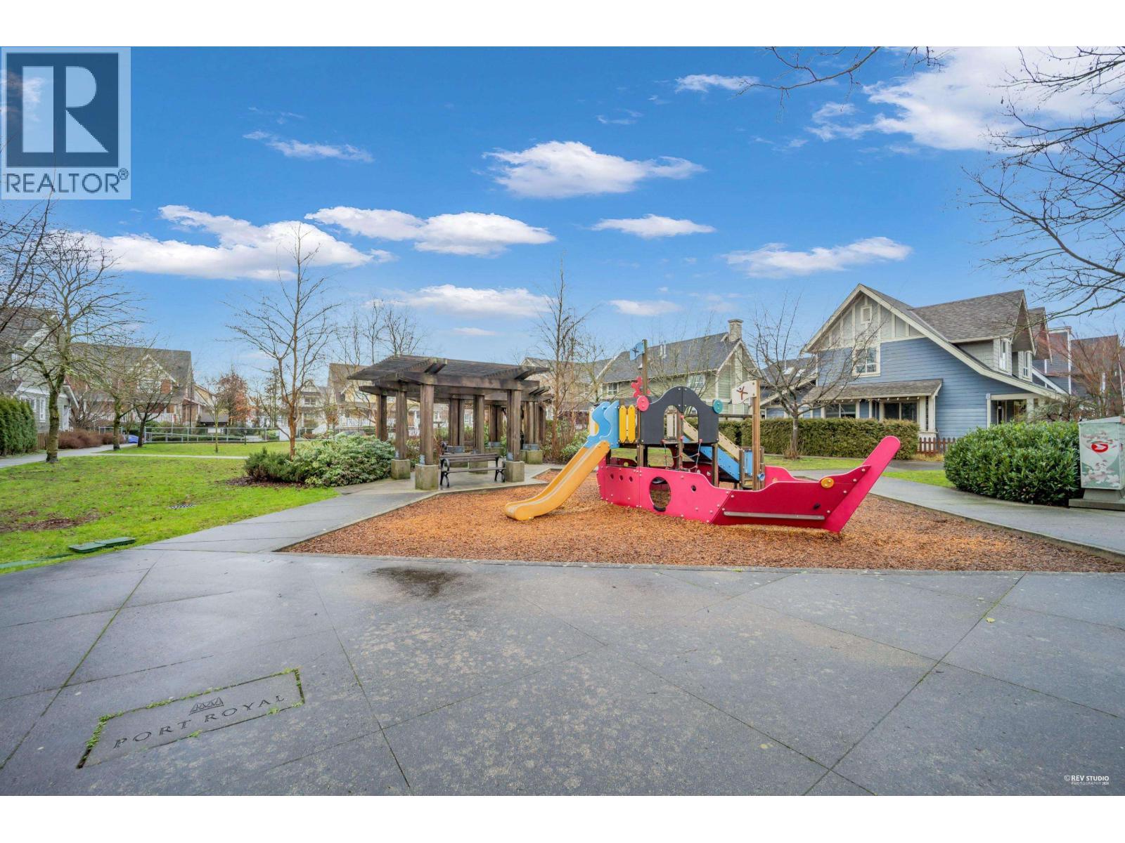 1 258 CAMATA STREET, New Westminster