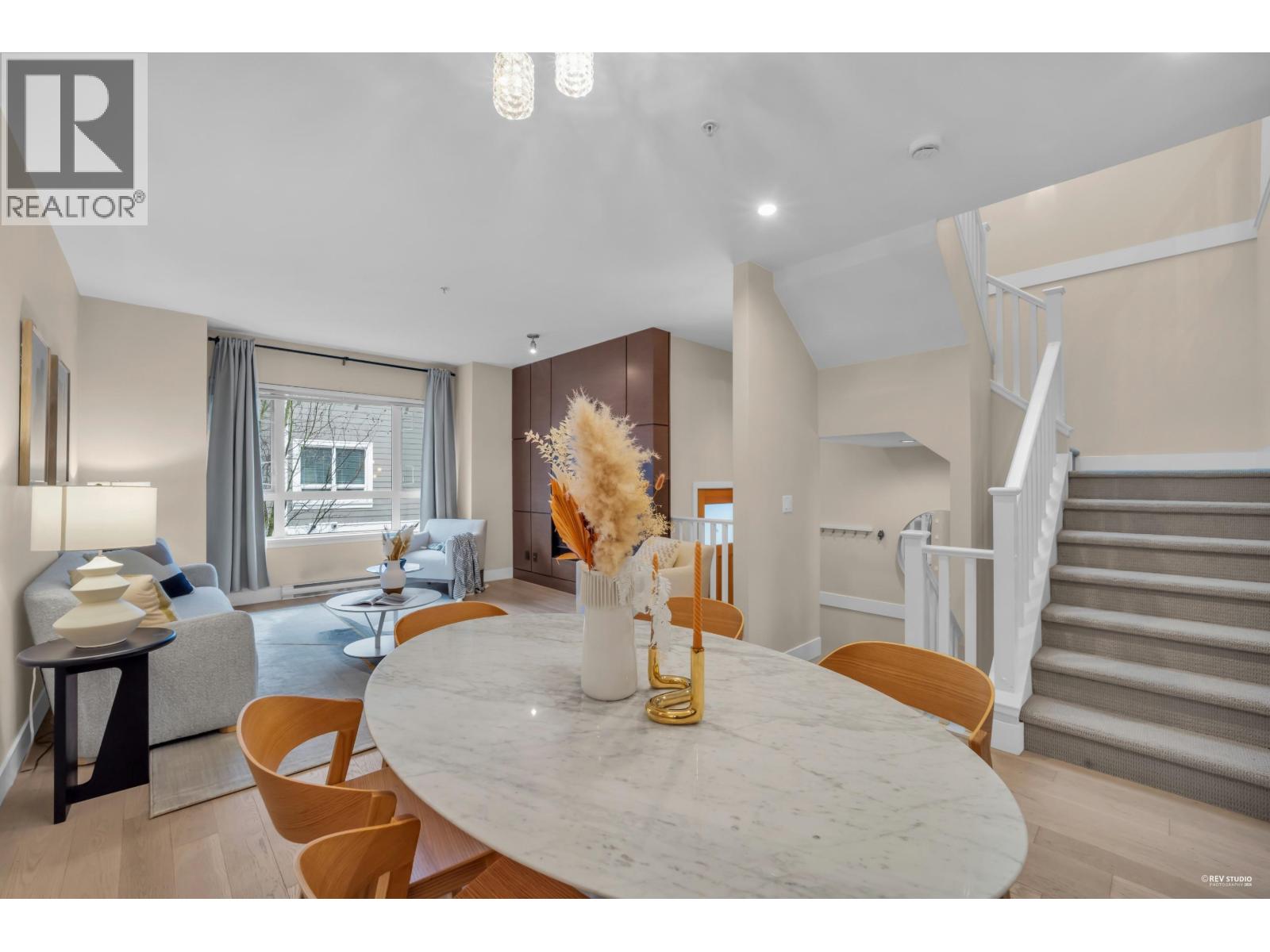 1 258 CAMATA STREET, New Westminster