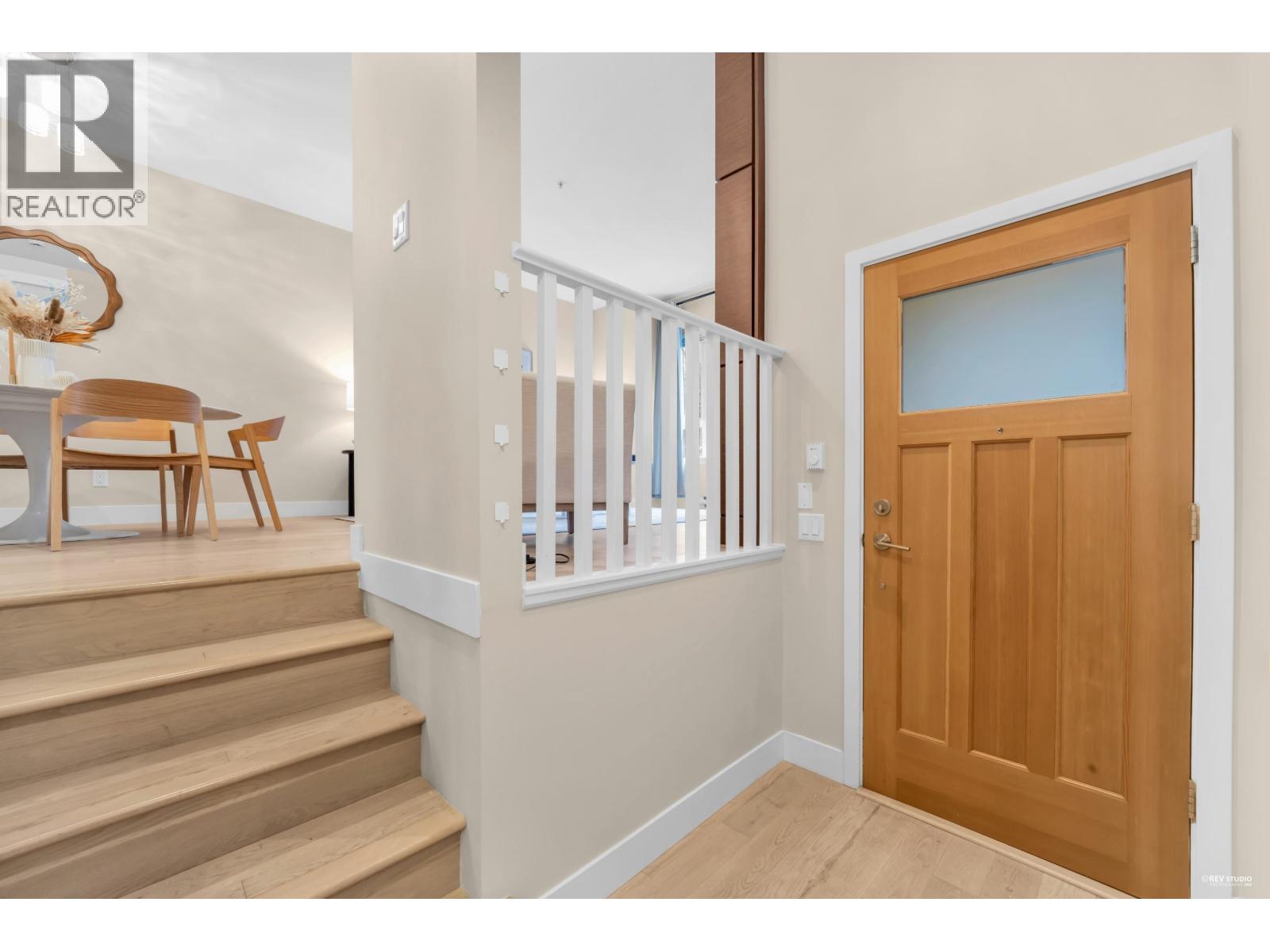 1 258 CAMATA STREET, New Westminster