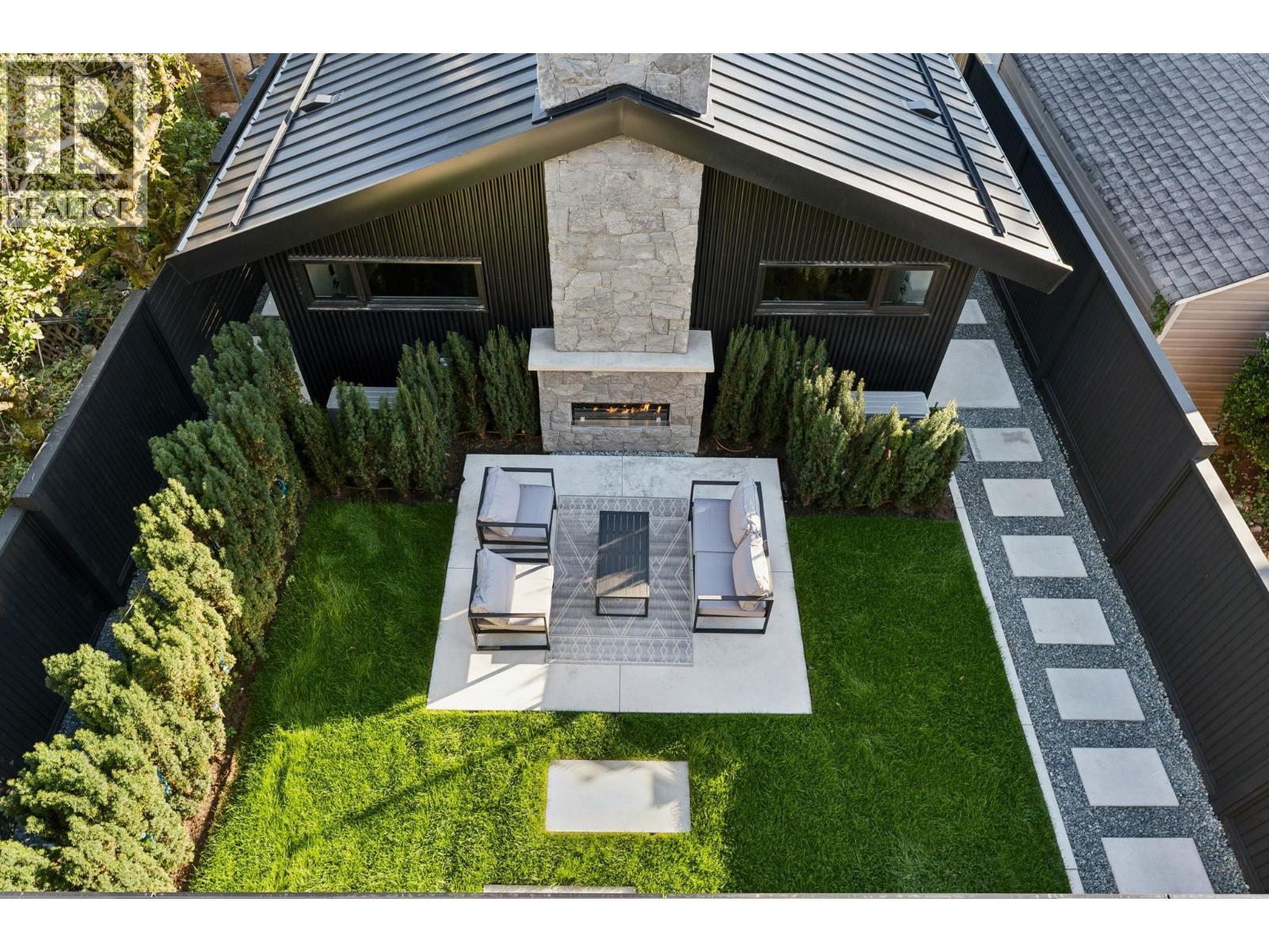 2 3036 W 14TH AVENUE, Vancouver