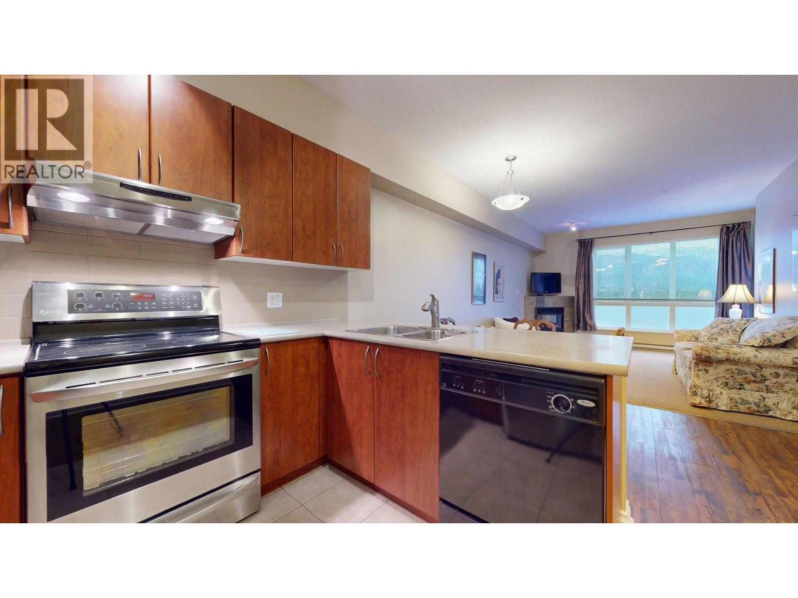 303 40437 TANTALUS ROAD, Squamish