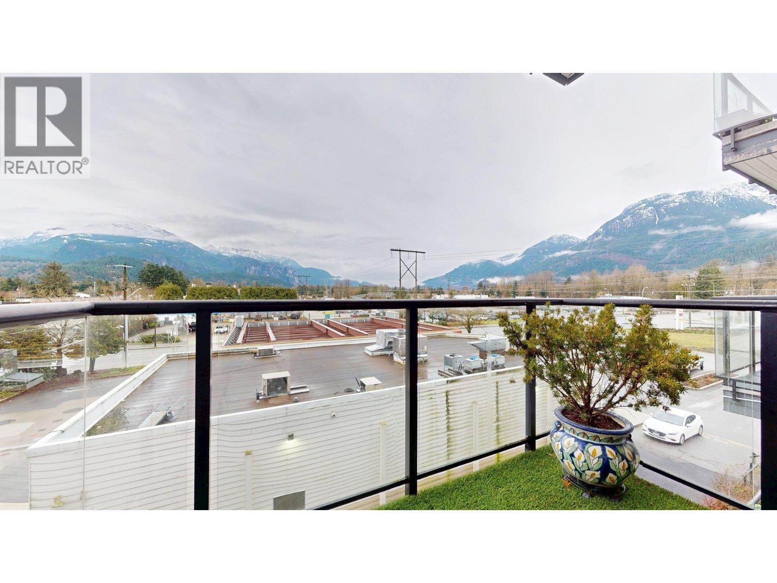303 40437 TANTALUS ROAD, Squamish